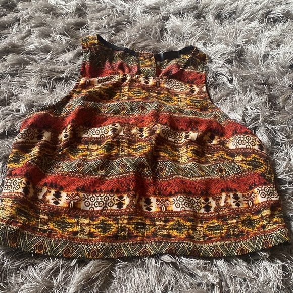 Printed crop top. Button up back - Picture 5 of 5